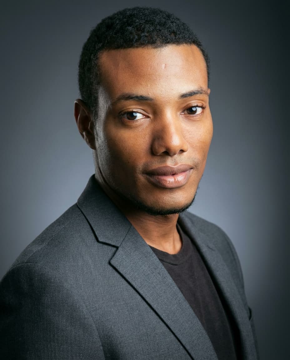 Example headshot: Professional